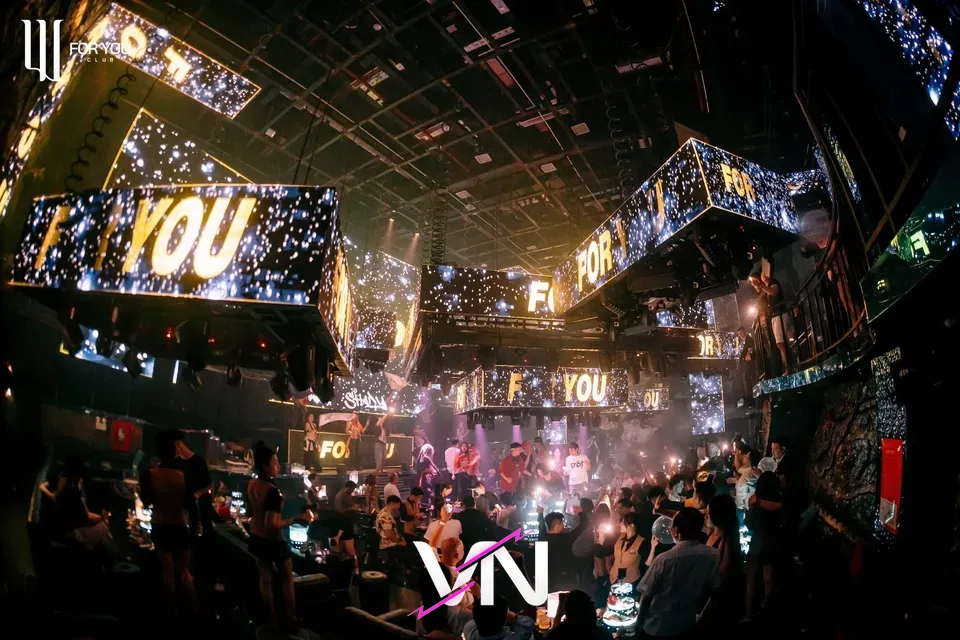 다낭 포 유 클럽 분위기 5번째