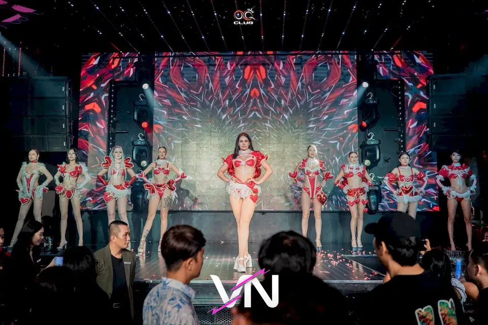 다낭 오큐 클럽 분위기 2번째