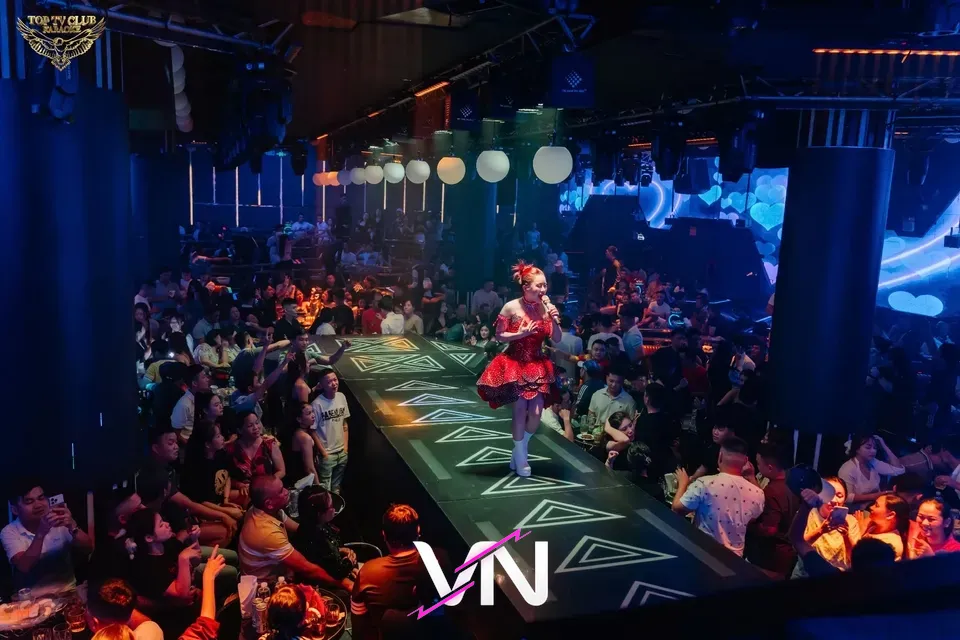 다낭 탑 티비 클럽 분위기 2번째