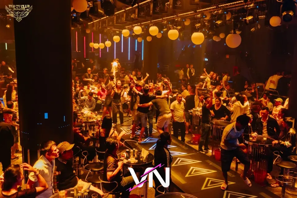 다낭 탑 티비 클럽 분위기 6번째
