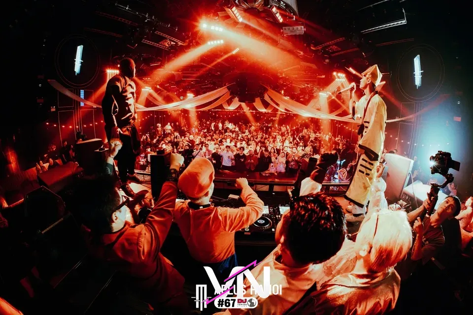 하노이 에이플러스 클럽 분위기 2번째