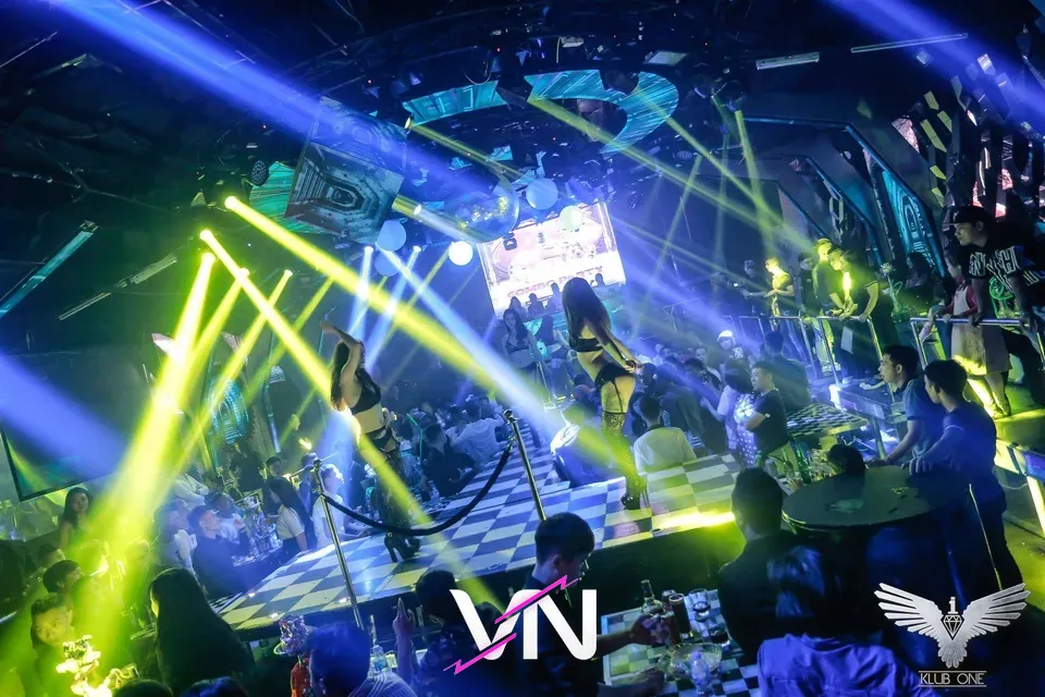 하노이 클럽 원 분위기 3번째