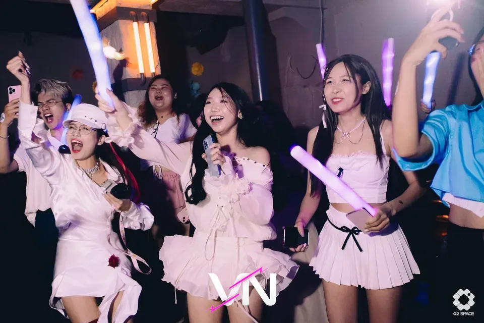 오투 스페이스 환호하는 관객들