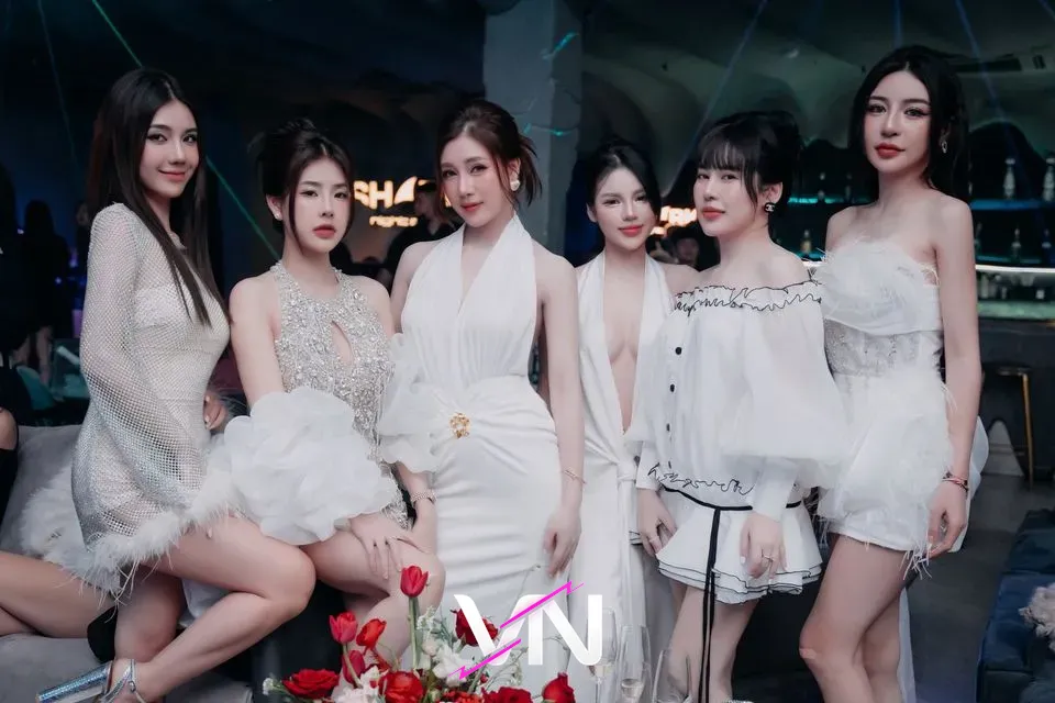 샤크 클럽 다인원 여성 게스트