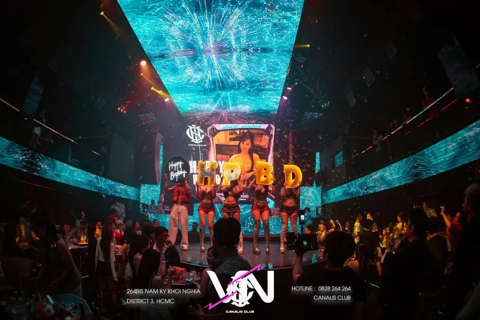 호치민 카날리스 클럽 분위기 5번째