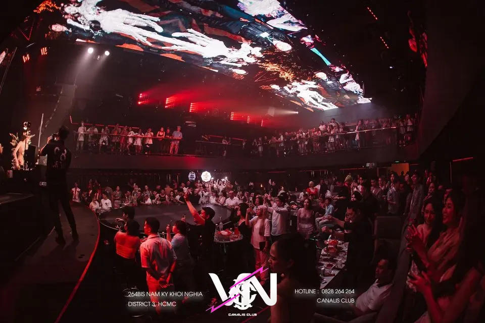 호치민 카날리스 클럽 분위기 6번째