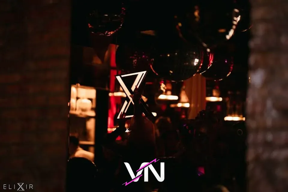 호치민 엘릭서 라운지 바(Elixir Lounge Bar) 외관 전경