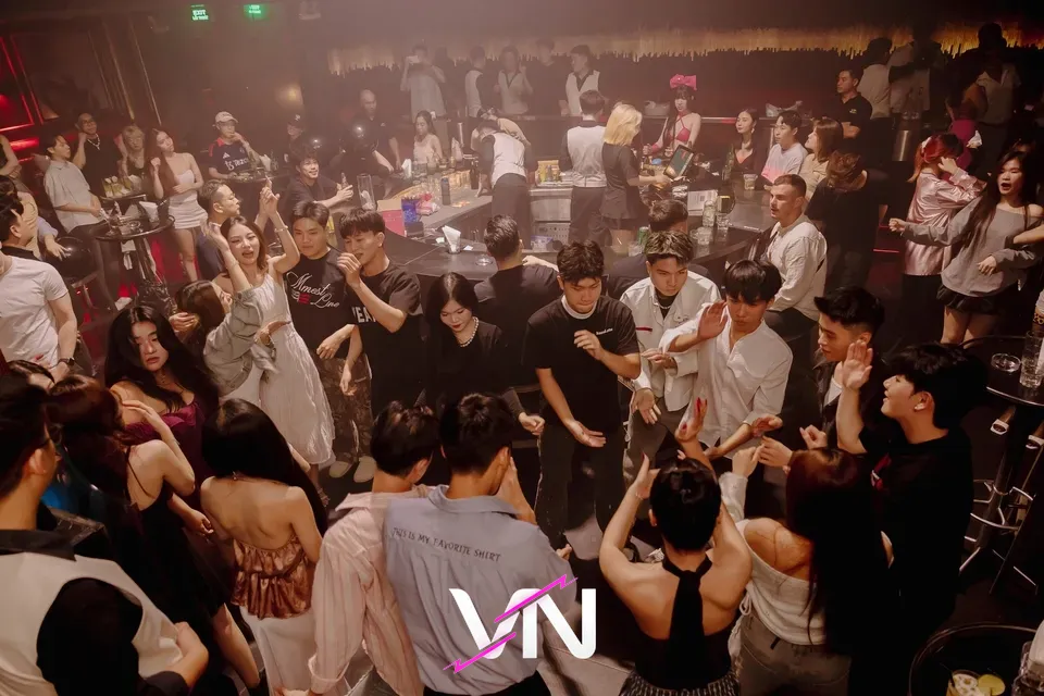 호치민 러쉬 클럽 분위기 5번째