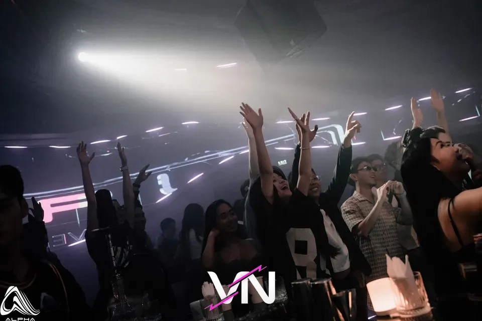 나트랑 알파 클럽 분위기 3번째