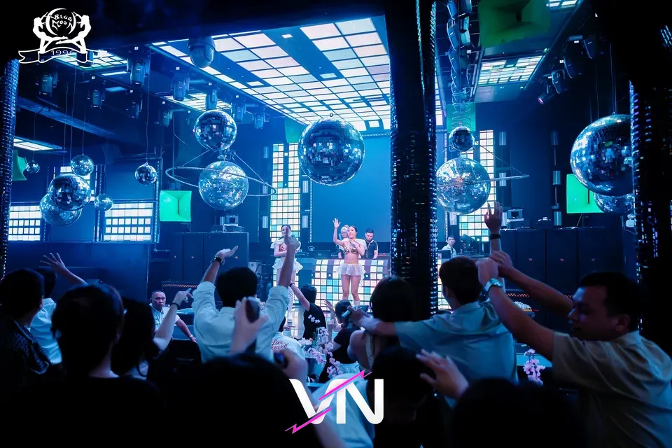 붕따우 블루문 클럽 분위기 1번째